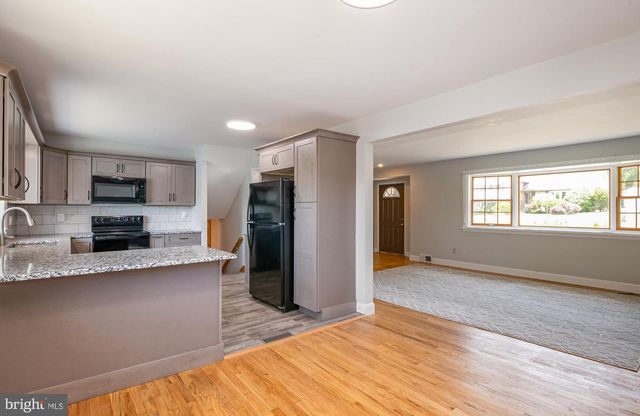 2401 BELL DR, Reading, PA 19609