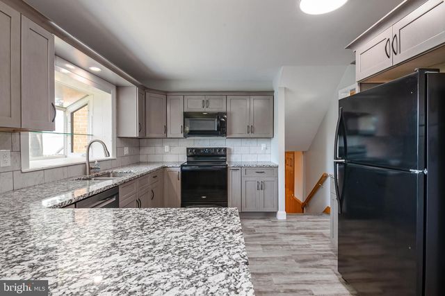 2401 BELL DR, Reading, PA 19609