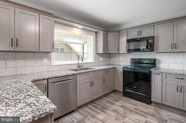 2401 BELL DR, Reading, PA 19609