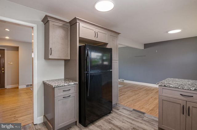 2401 BELL DR, Reading, PA 19609