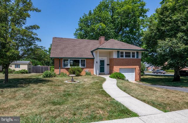 2401 BELL DR, Reading, PA 19609