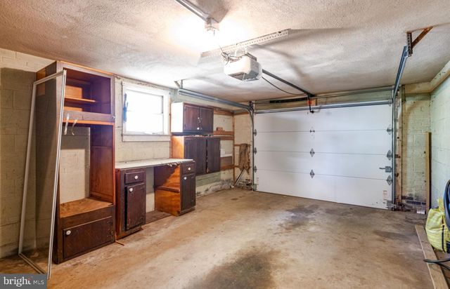 2401 BELL DR, Reading, PA 19609