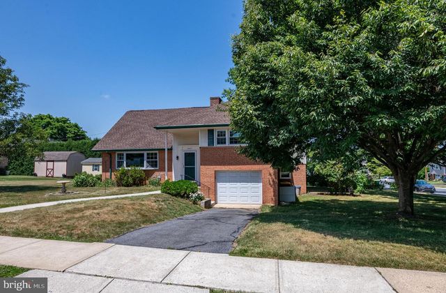 2401 BELL DR, Reading, PA 19609