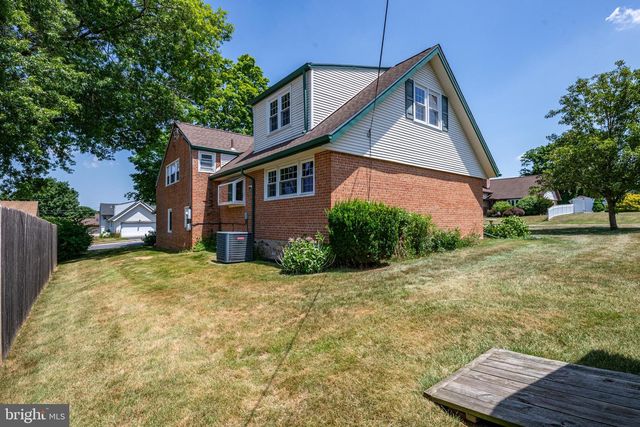 2401 BELL DR, Reading, PA 19609
