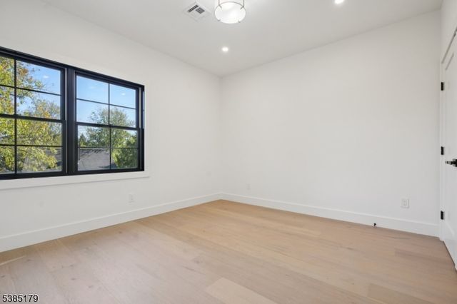 16 Terrace Rd, New Providence Boro, NJ 07974