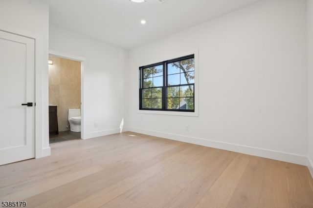 16 Terrace Rd, New Providence Boro, NJ 07974