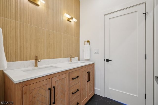 16 Terrace Rd, New Providence Boro, NJ 07974