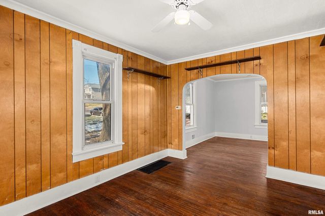 908 E BEHRENDS Avenue, Peoria, IL 61603