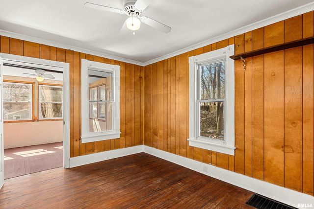 908 E BEHRENDS Avenue, Peoria, IL 61603