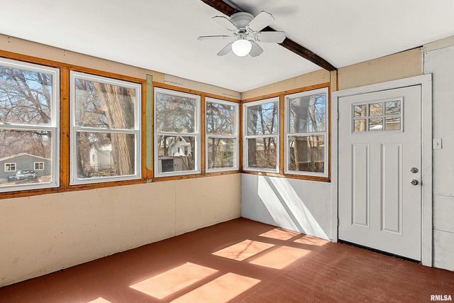 908 E BEHRENDS Avenue, Peoria, IL 61603