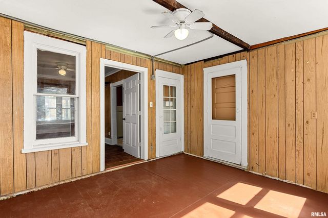 908 E BEHRENDS Avenue, Peoria, IL 61603