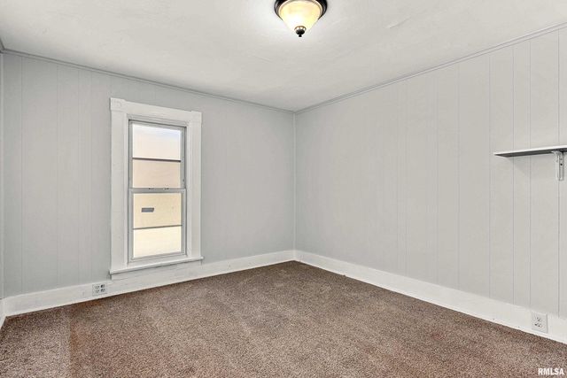 908 E BEHRENDS Avenue, Peoria, IL 61603