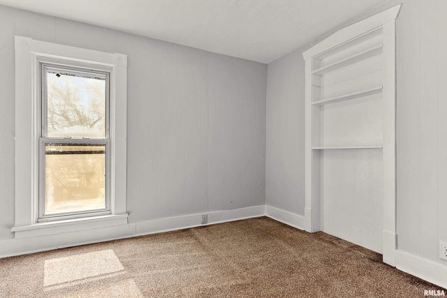 908 E BEHRENDS Avenue, Peoria, IL 61603