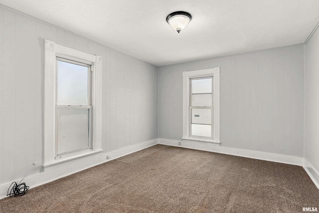 908 E BEHRENDS Avenue, Peoria, IL 61603