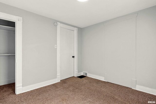 908 E BEHRENDS Avenue, Peoria, IL 61603