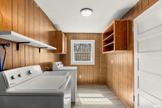 908 E BEHRENDS Avenue, Peoria, IL 61603