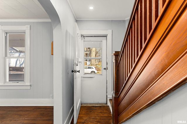 908 E BEHRENDS Avenue, Peoria, IL 61603