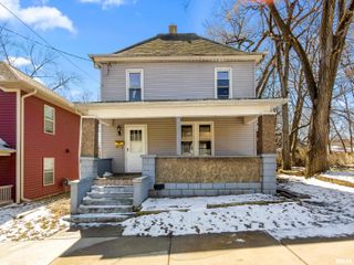 908 E BEHRENDS Avenue, Peoria, IL 61603