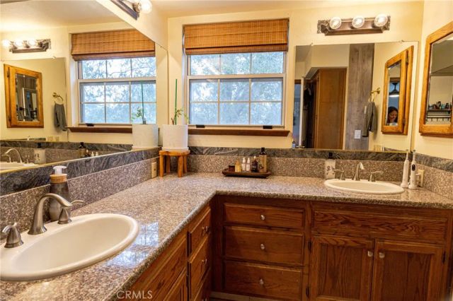 28977 Long Hollow Court North, Coarsegold, CA 93614