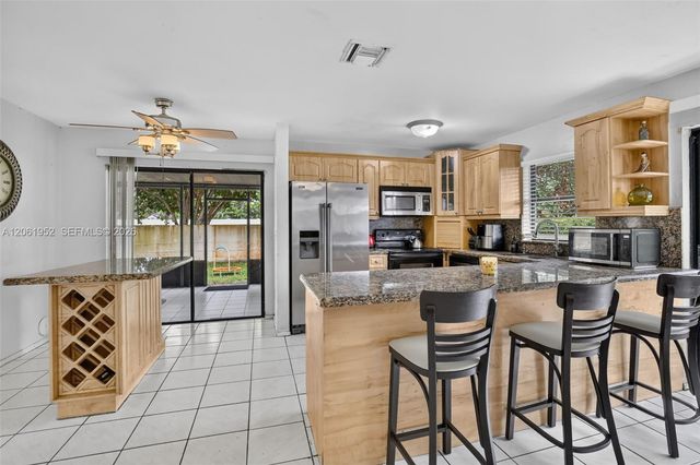 1580 SW 87th Terrace, Pembroke Pines, FL 33025