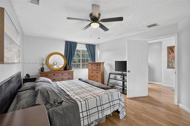 1580 SW 87th Terrace, Pembroke Pines, FL 33025