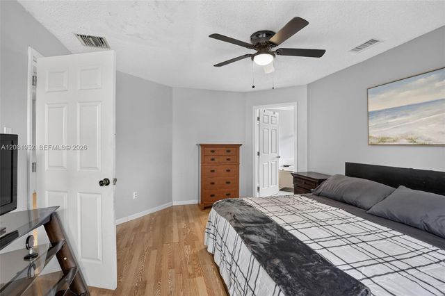 1580 SW 87th Terrace, Pembroke Pines, FL 33025
