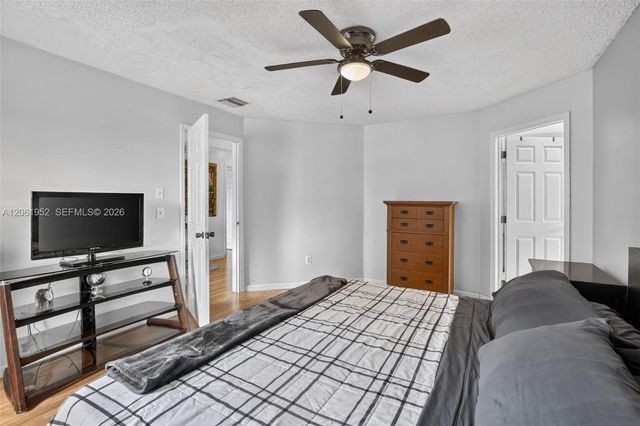 1580 SW 87th Terrace, Pembroke Pines, FL 33025
