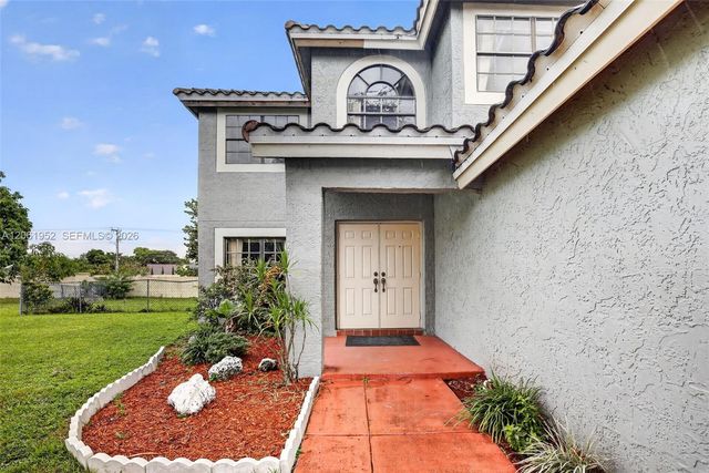 1580 SW 87th Terrace, Pembroke Pines, FL 33025