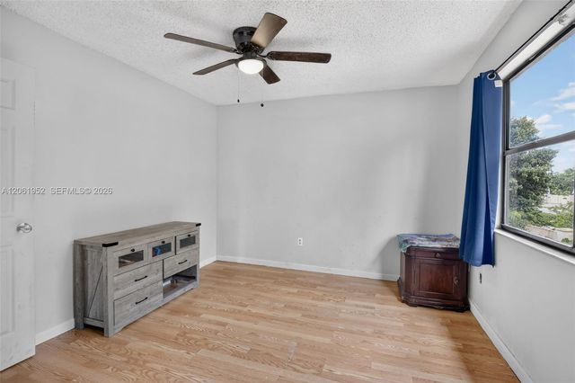1580 SW 87th Terrace, Pembroke Pines, FL 33025