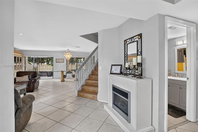1580 SW 87th Terrace, Pembroke Pines, FL 33025