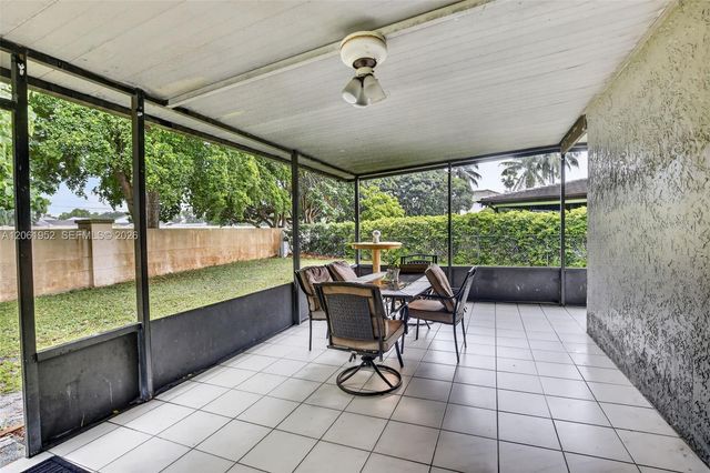1580 SW 87th Terrace, Pembroke Pines, FL 33025