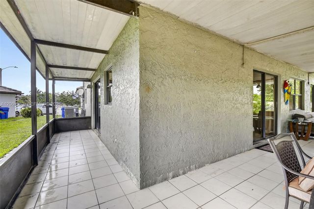 1580 SW 87th Terrace, Pembroke Pines, FL 33025