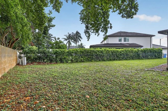1580 SW 87th Terrace, Pembroke Pines, FL 33025