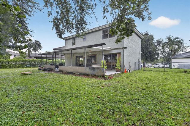 1580 SW 87th Terrace, Pembroke Pines, FL 33025