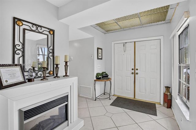 1580 SW 87th Terrace, Pembroke Pines, FL 33025
