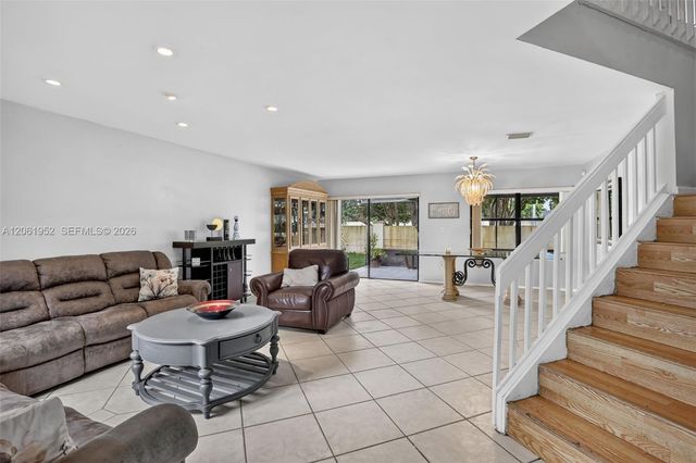 1580 SW 87th Terrace, Pembroke Pines, FL 33025