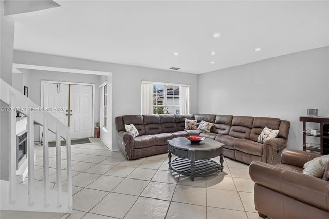 1580 SW 87th Terrace, Pembroke Pines, FL 33025