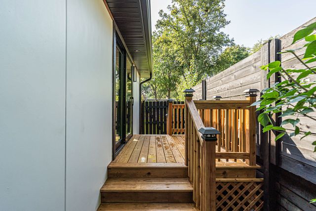 623 Echo Lane, Glenview, IL 60025