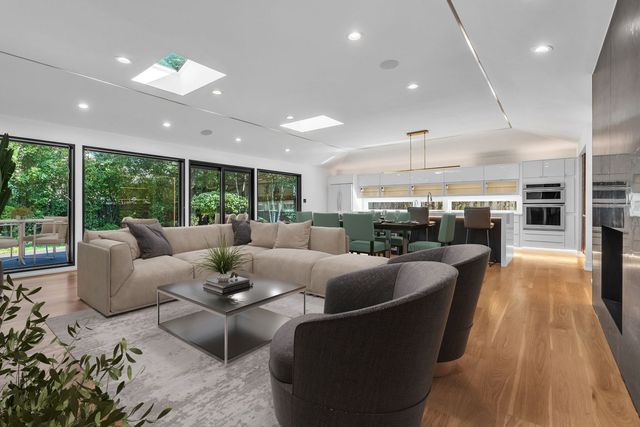 623 Echo Lane, Glenview, IL 60025