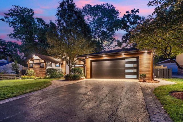 623 Echo Lane, Glenview, IL 60025