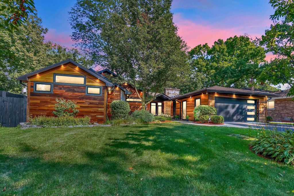 623 Echo Lane, Glenview, IL 60025