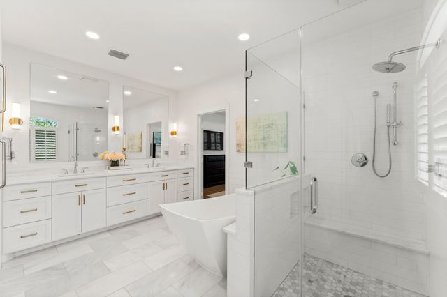 18 N Highland Court, The Woodlands, TX 77381