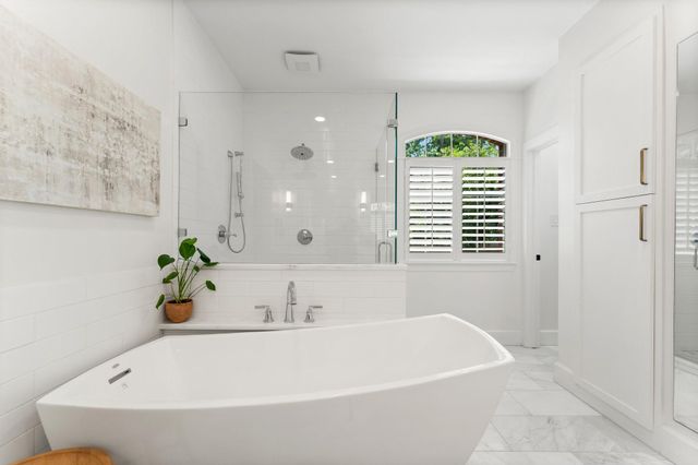 18 N Highland Court, The Woodlands, TX 77381