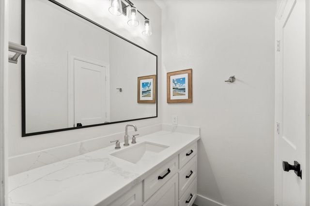 18 N Highland Court, The Woodlands, TX 77381