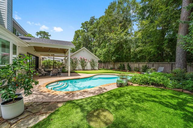 18 N Highland Court, The Woodlands, TX 77381