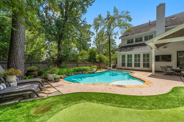 18 N Highland Court, The Woodlands, TX 77381