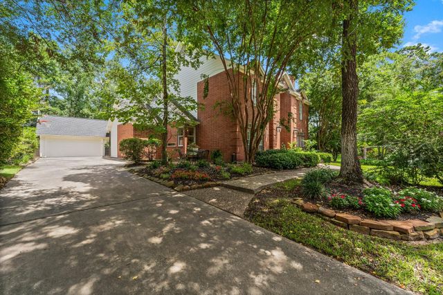18 N Highland Court, The Woodlands, TX 77381