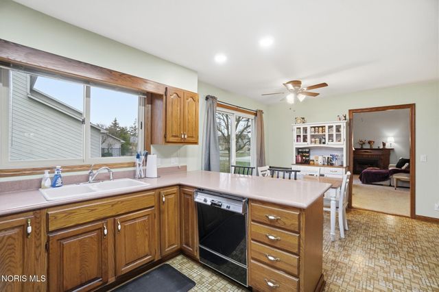 621 Cedar Lane, Bowling Green, OH 43402