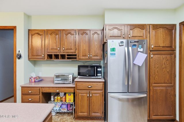 621 Cedar Lane, Bowling Green, OH 43402