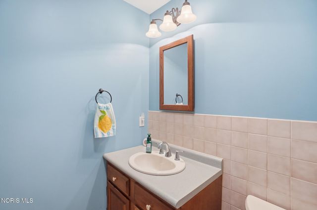 621 Cedar Lane, Bowling Green, OH 43402